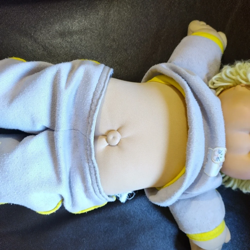 Vintage 1985 Cabbage Patch Kid, Blue Signature, Yarn Hair - Picture 7 of 12